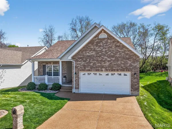 $375,000 | 305 Newport Drive, St. Peters, MO 63376