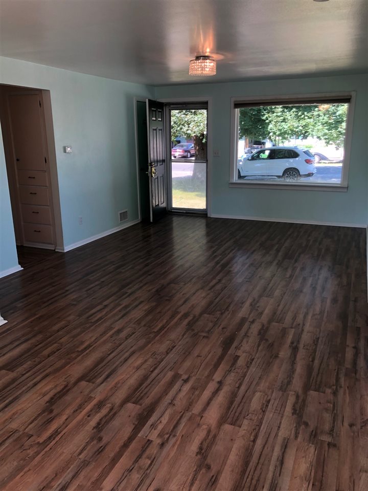 2012 North Elton Road Spokane Valley, WA 99212 - Photo 2 of 20
