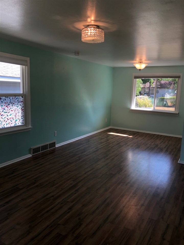 2012 North Elton Road Spokane Valley, WA 99212 - Photo 3 of 20