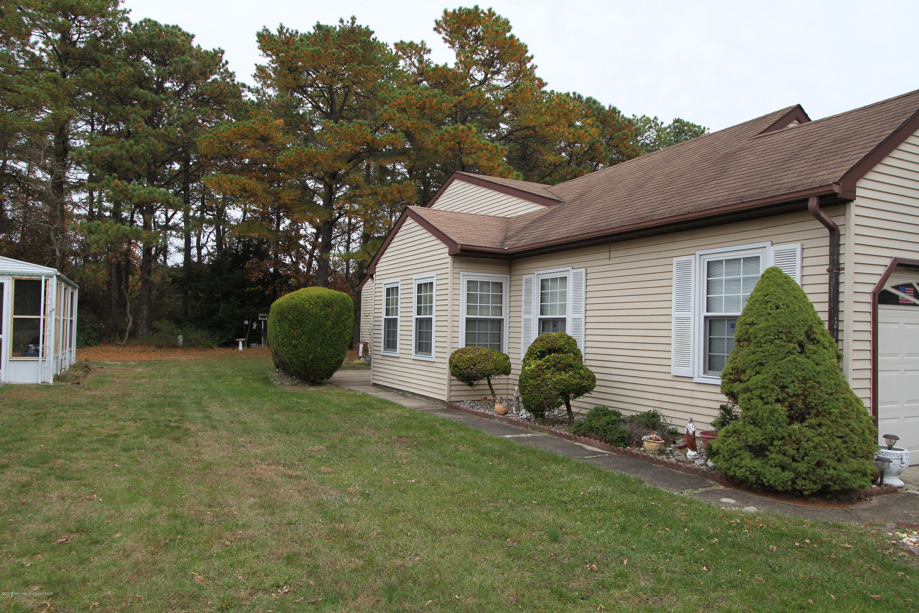 139 A Sunset Road, Unit A Whiting, NJ 08759 - Photo 17 of 19 Left Side