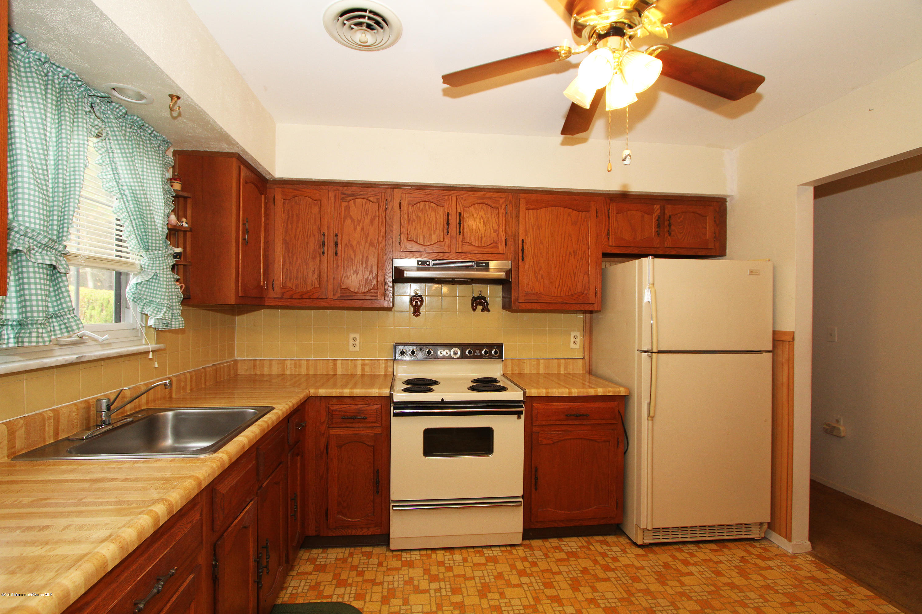 139 A Sunset Road, Unit A Whiting, NJ 08759 - Photo 4 of 19 2nd View Of Kitchen