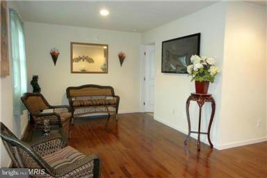 264 Caldwell Road Pasadena, MD 21122 - Photo 14 of 21 Interior (General)