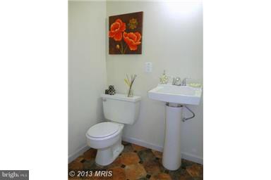 264 Caldwell Road Pasadena, MD 21122 - Photo 19 of 21 Bath