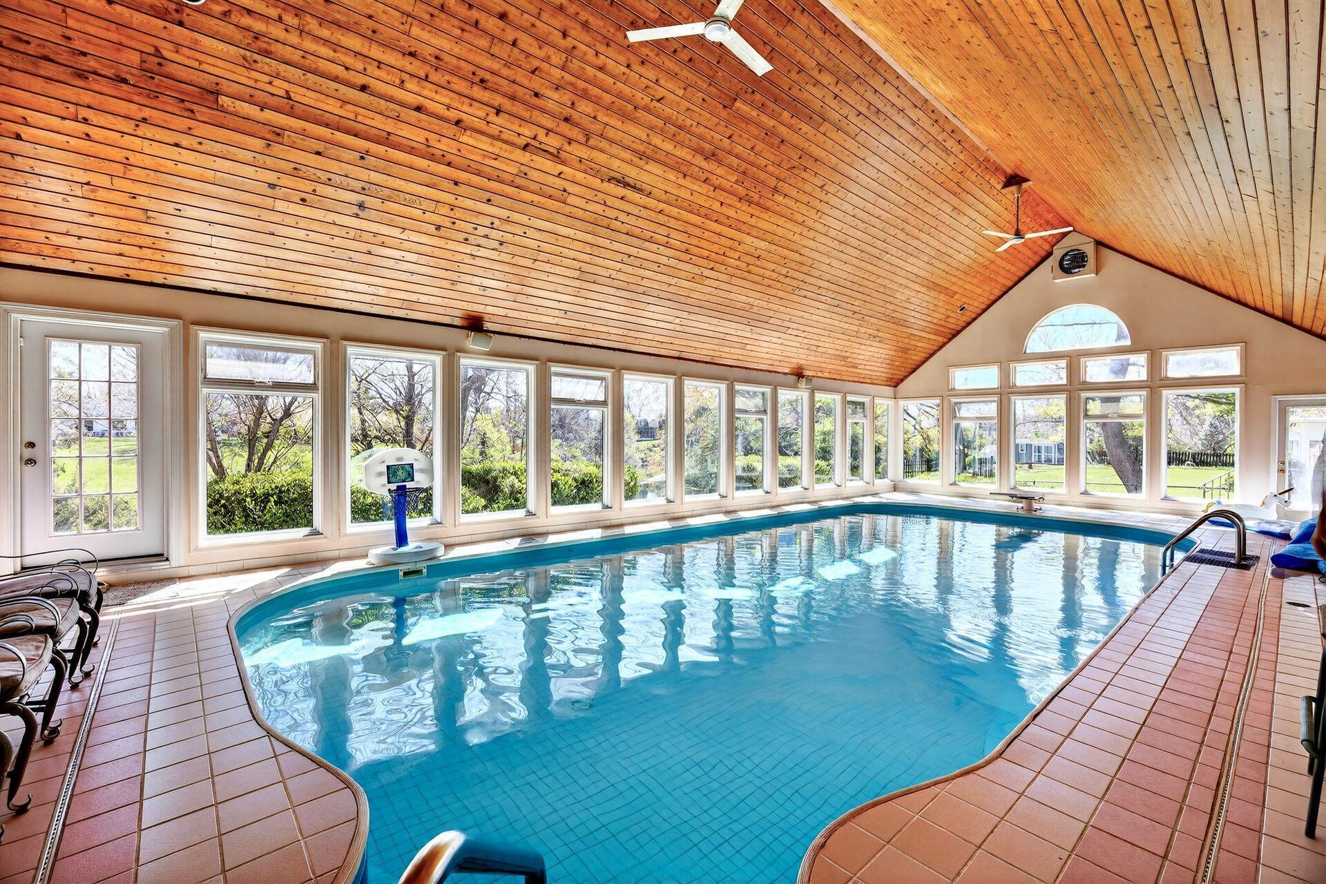 2433 Brookwood Road Columbus, OH 43209 - Photo 37 of 105 Indoor Pool