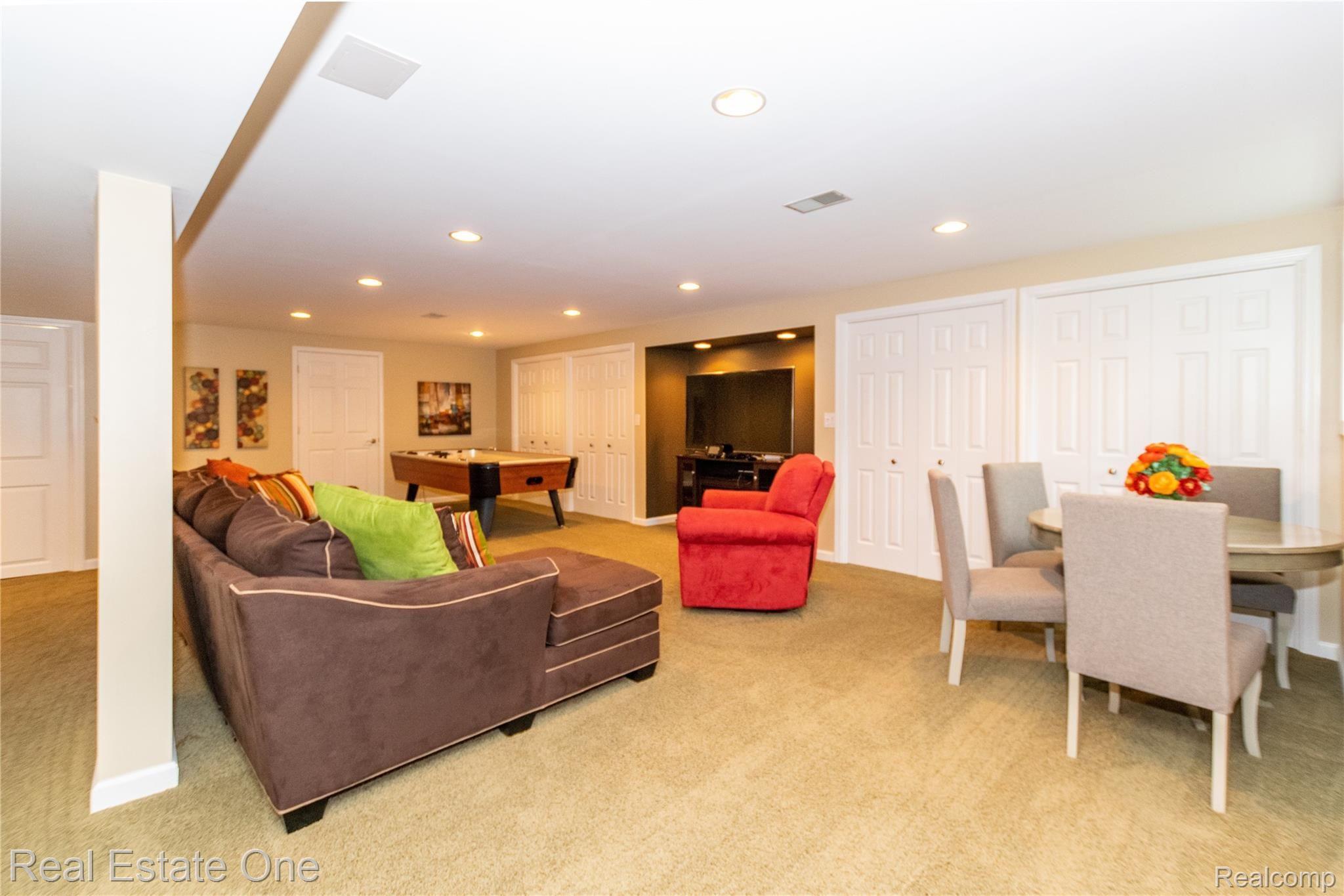 3959 Kaeleaf Road Lake Orion, MI 48360 - Photo 34 of 43 Finished lower level