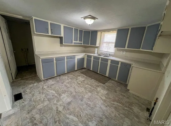 $70,000 | 220 East North Street, Roodhouse, IL 62082