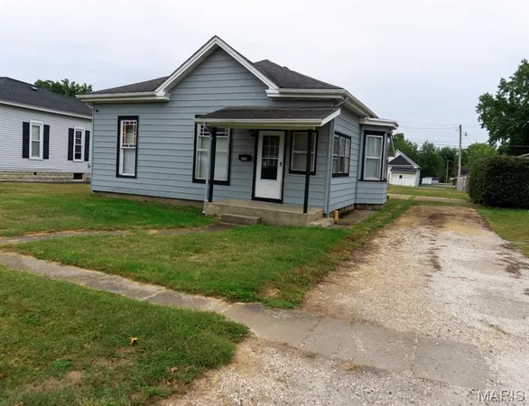 $70,000 | 220 East North Street, Roodhouse, IL 62082