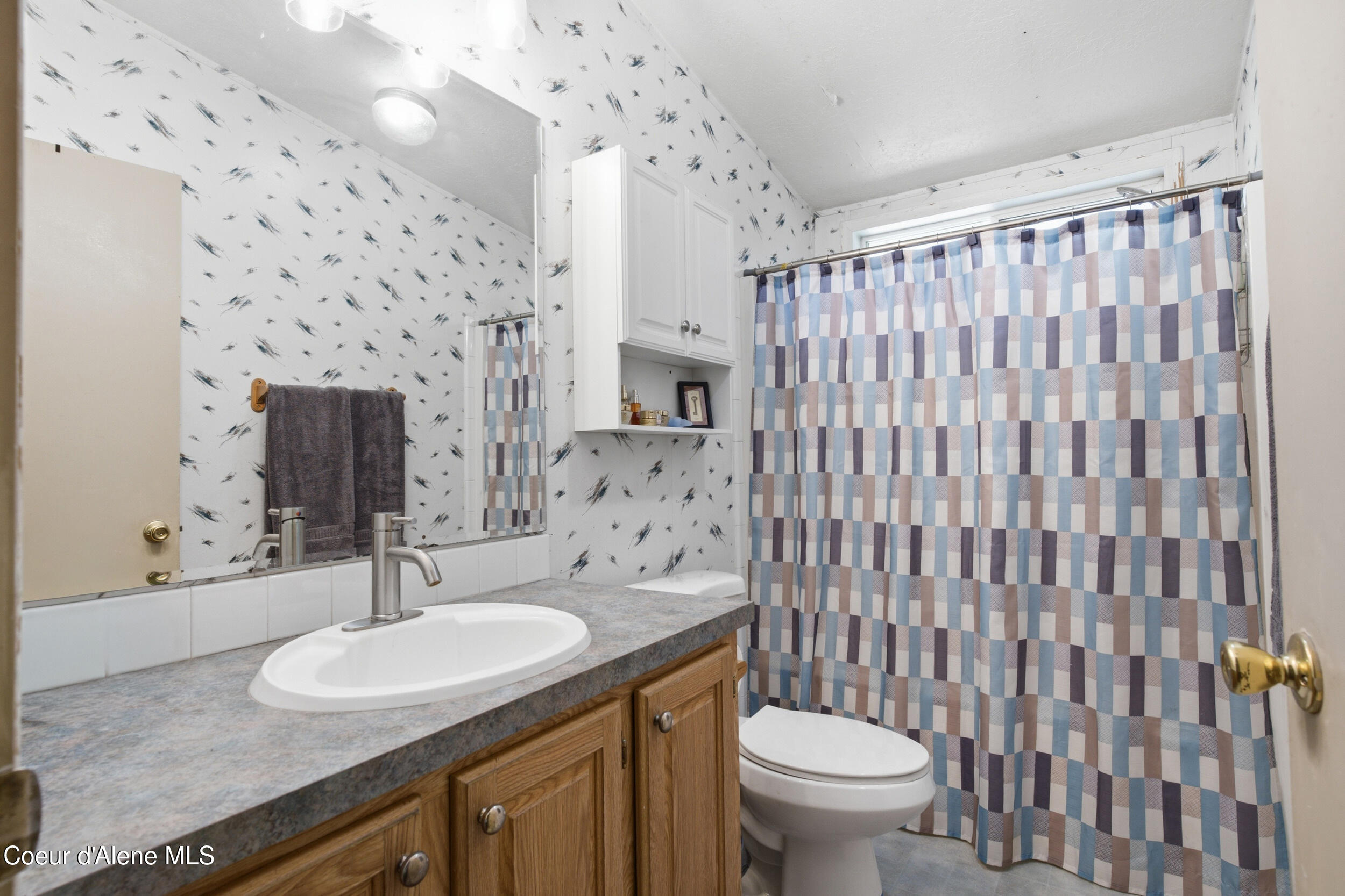 428 South Rena Road Oldtown, ID 83822 - Photo 26 of 53 Bathroom