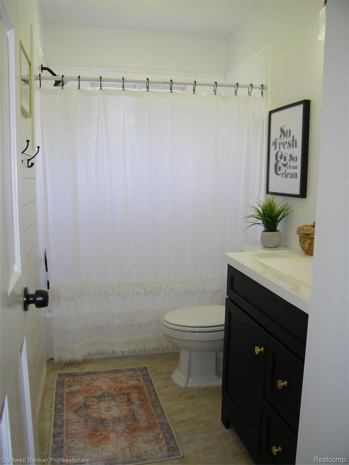 4917 West Oregon Road Lapeer, MI 48446 - Photo 16 of 25 102_0066.JPG
