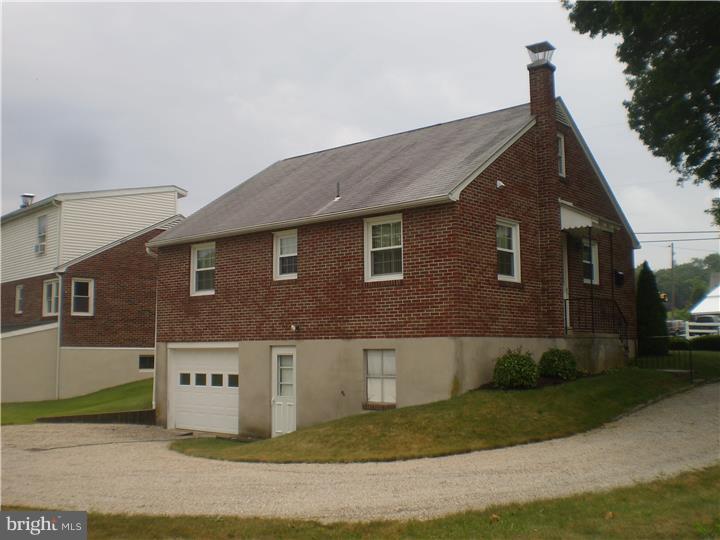243 Wheatfield Road Reading, PA 19608 - Photo 3 of 8 Gallery Image 3