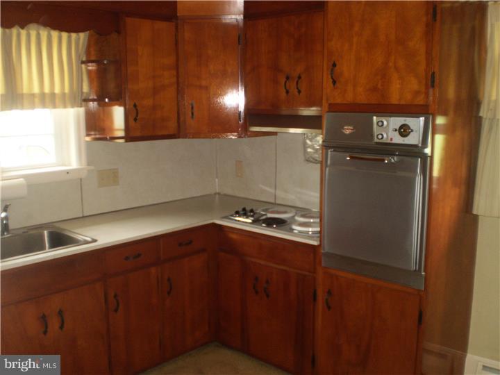 243 Wheatfield Road Reading, PA 19608 - Photo 4 of 8 Gallery Image 4