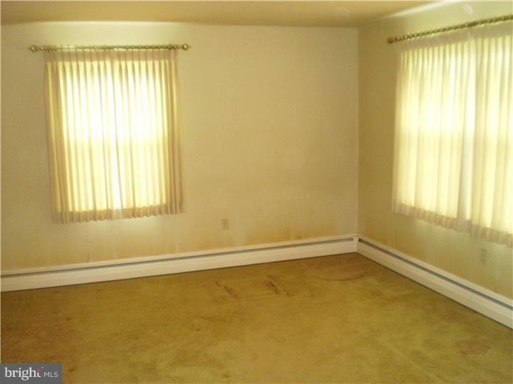 243 Wheatfield Road Reading, PA 19608 - Photo 5 of 8 Gallery Image 5