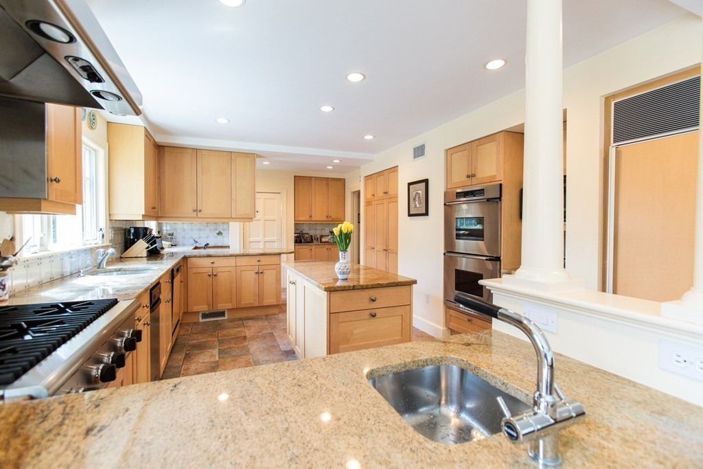 51 Old Colony Road Wellesley, MA 02481 - Photo 13 of 20
