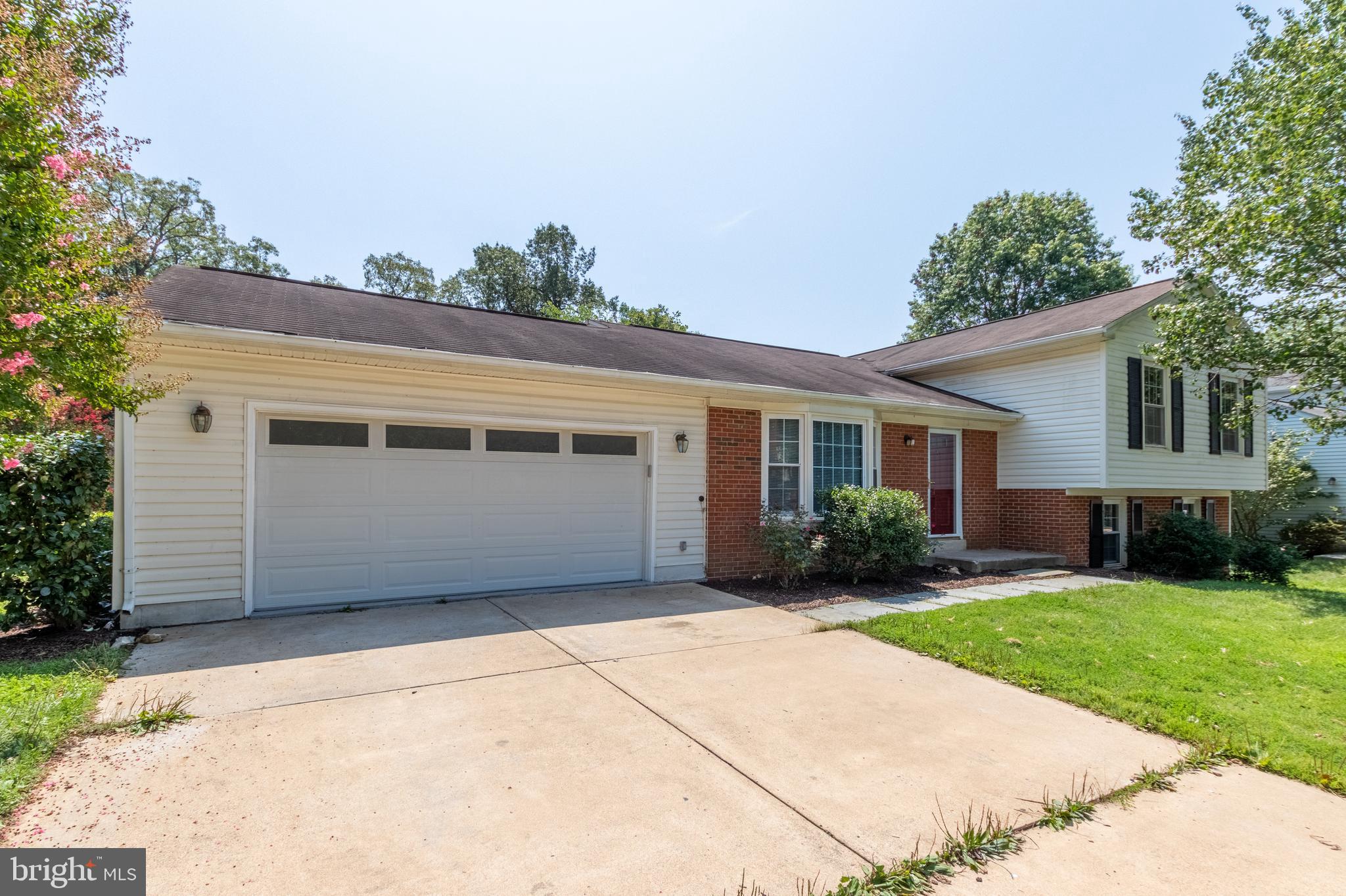 7873 Godolphin Drive Springfield, VA 22153 - Photo 4 of 37