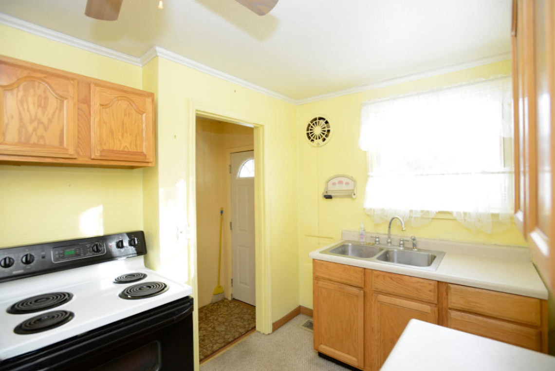 1706 Nazareth Road Kalamazoo, MI 49048 - Photo 9 of 18 Nazareth 1706 Kalamazoo-14