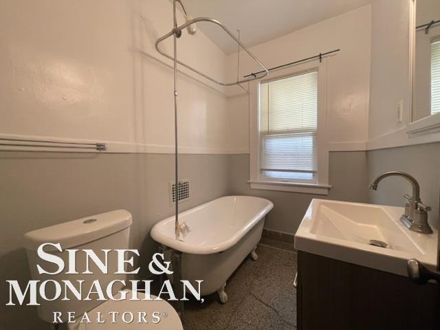 1107 Lakepointe Street Grosse Pointe, MI 48230 - Photo 13 of 24