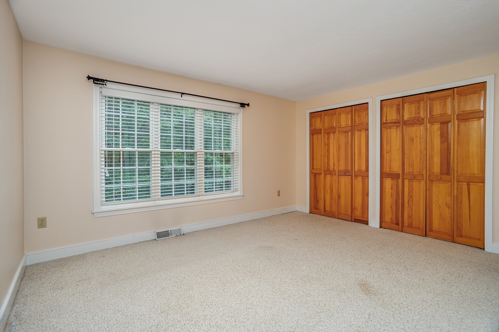 212 Ridgefield Circle, Unit 212B Clinton, MA 01510 - Photo 30 of 42