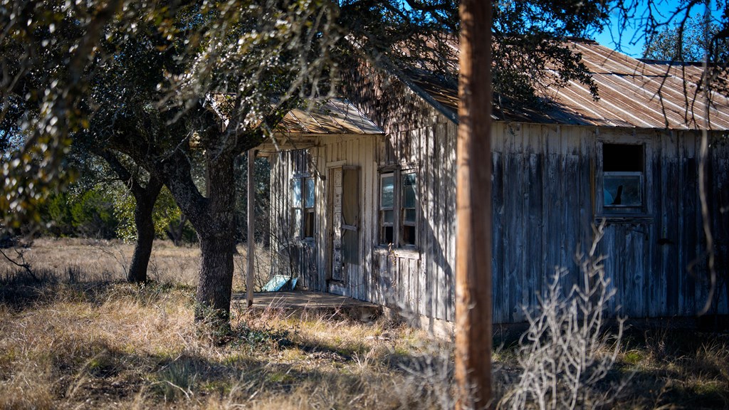 1774 Shafer Lane Hext, TX 76848 - Photo 69 of 82