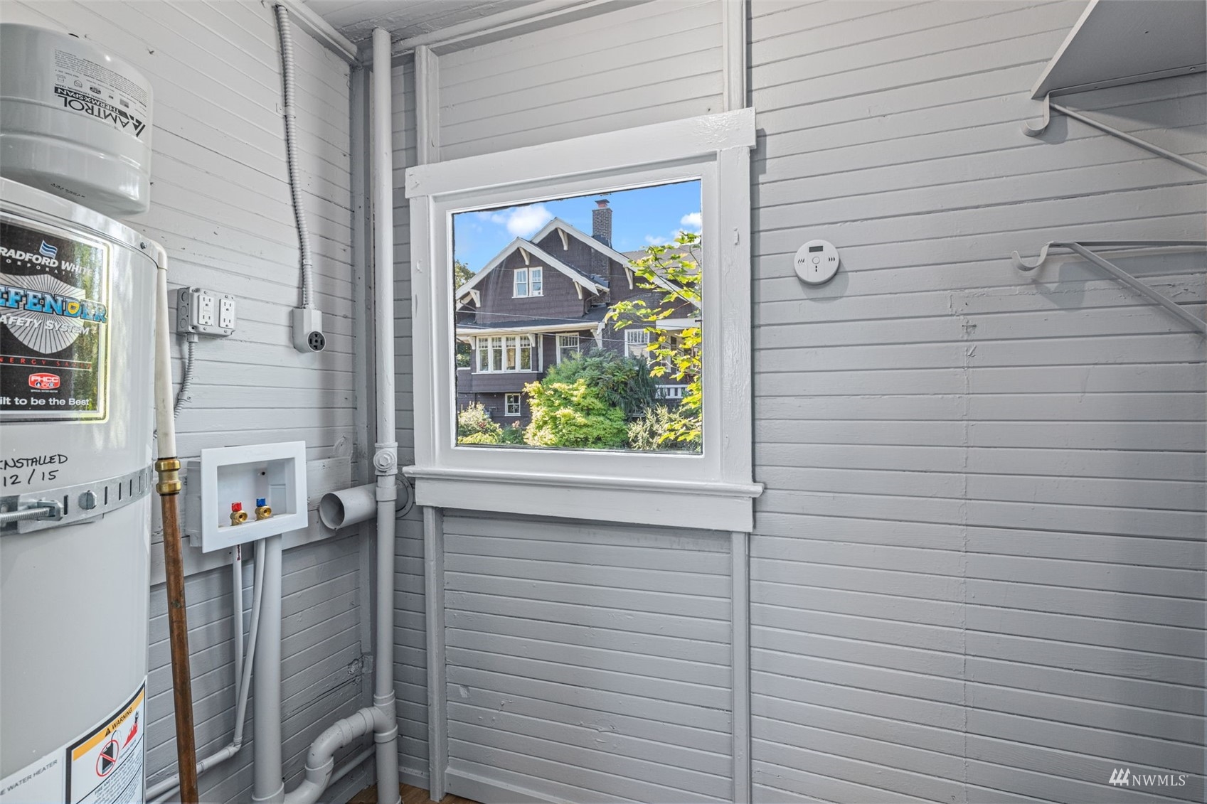 1542 30th Avenue South Seattle, WA 98144 - Photo 29 of 39 a view of front door