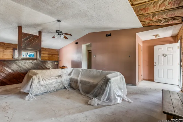 $179,999 | 162 Water View Drive, Lakehills, TX 78063