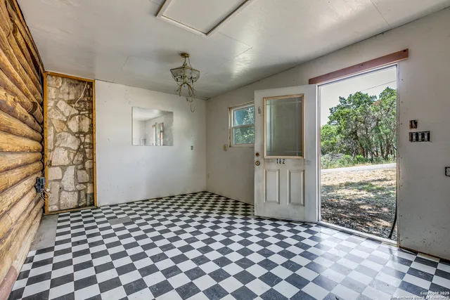 $179,999 | 162 Water View Drive, Lakehills, TX 78063