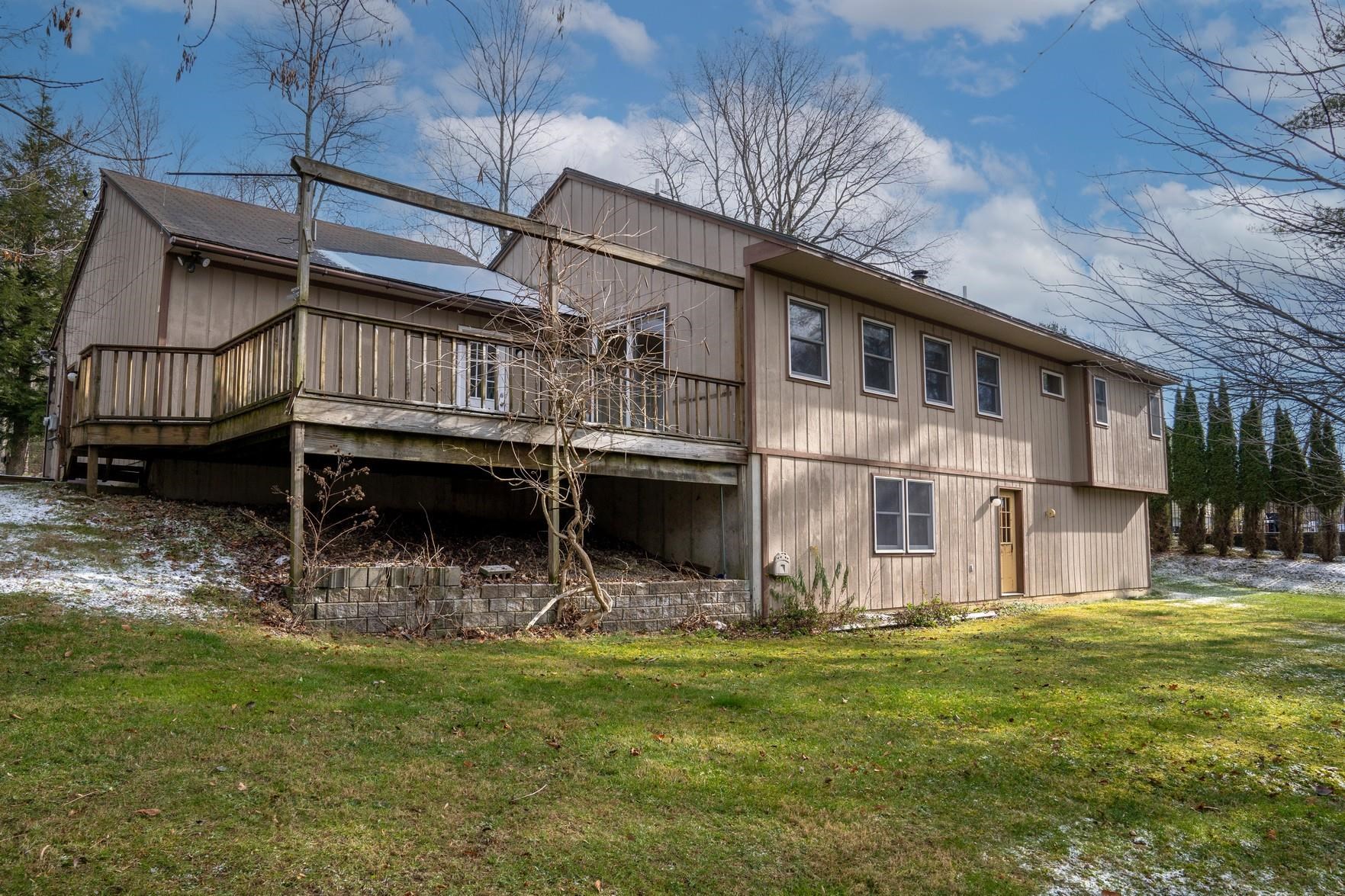 140 Duffy Drive Bennington, VT 05201 - Photo 3 of 18