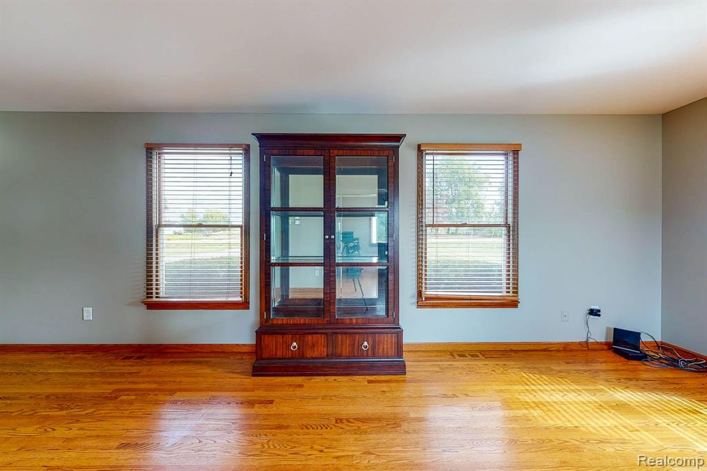 3409 Lahring Road Linden, MI 48451 - Photo 5 of 77