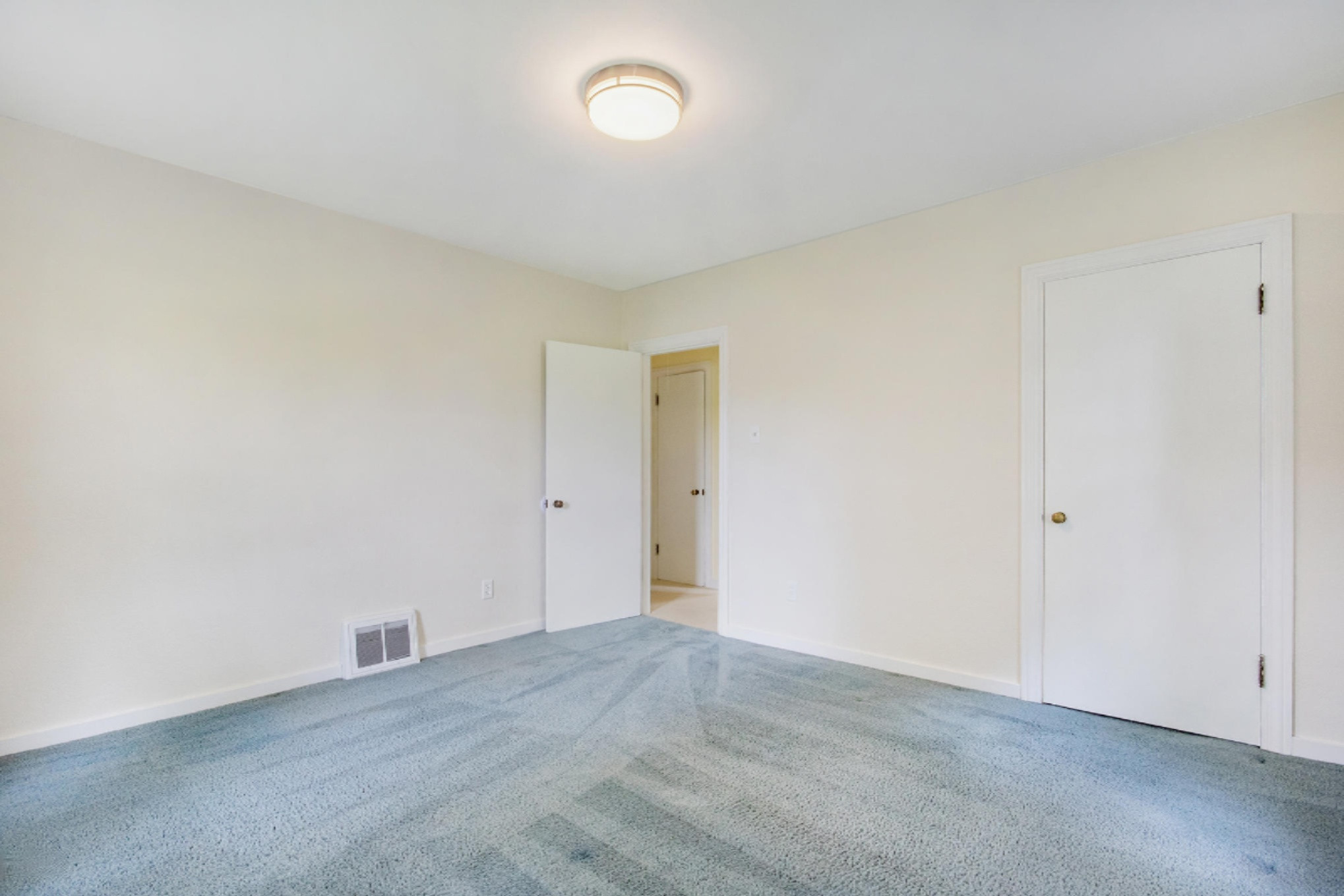 520 13 Mile Road, Unit D Sparta, MI 49345 - Photo 16 of 25 IMG_4351-