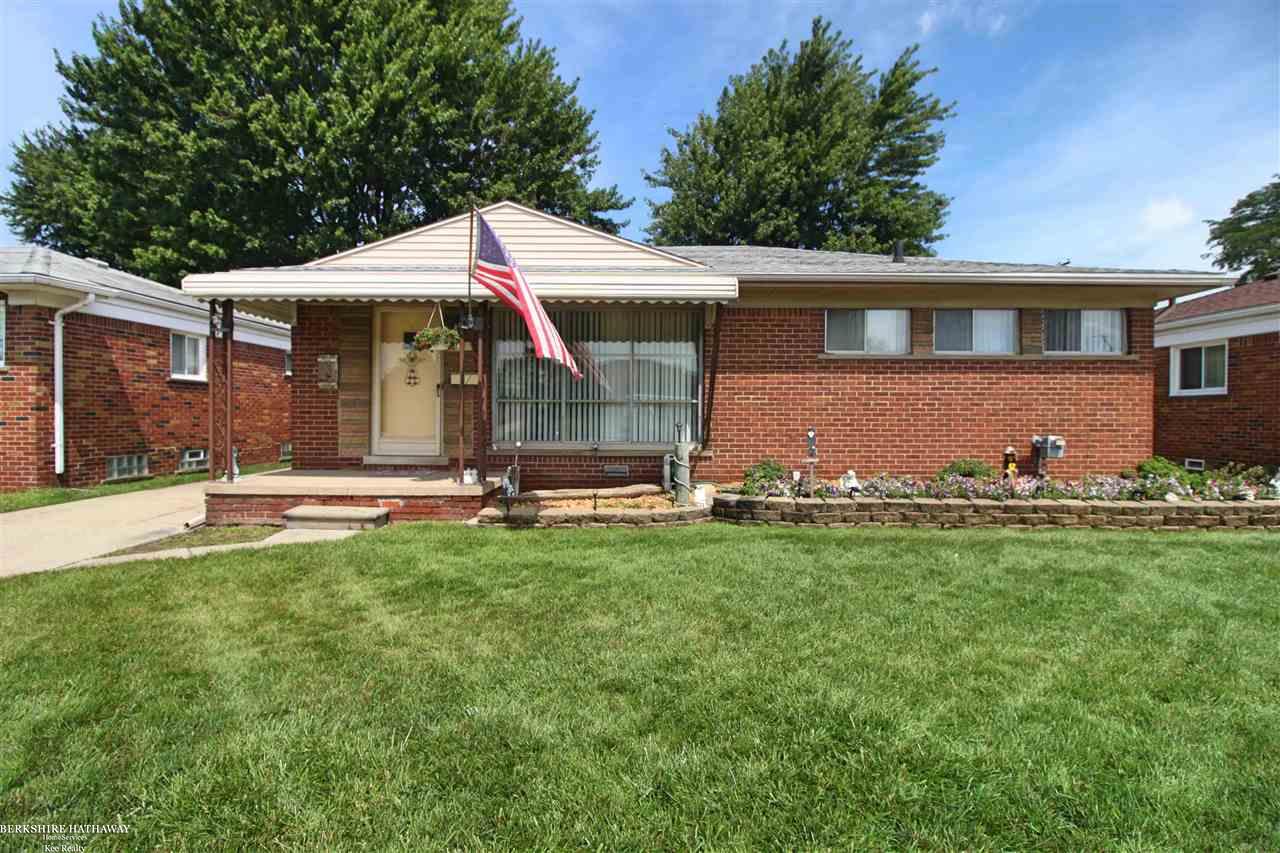 17963 Airport Road Fraser, MI 48026 - Photo 1 of 32 50051878.JPG