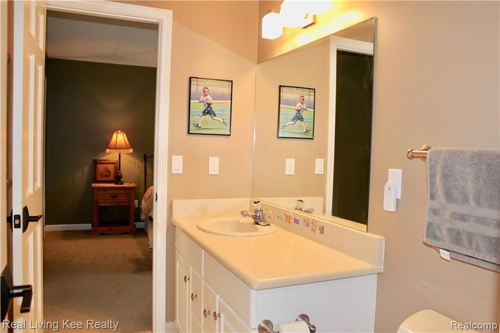 5879 Murfield Drive Rochester, MI 48306 - Photo 28 of 37