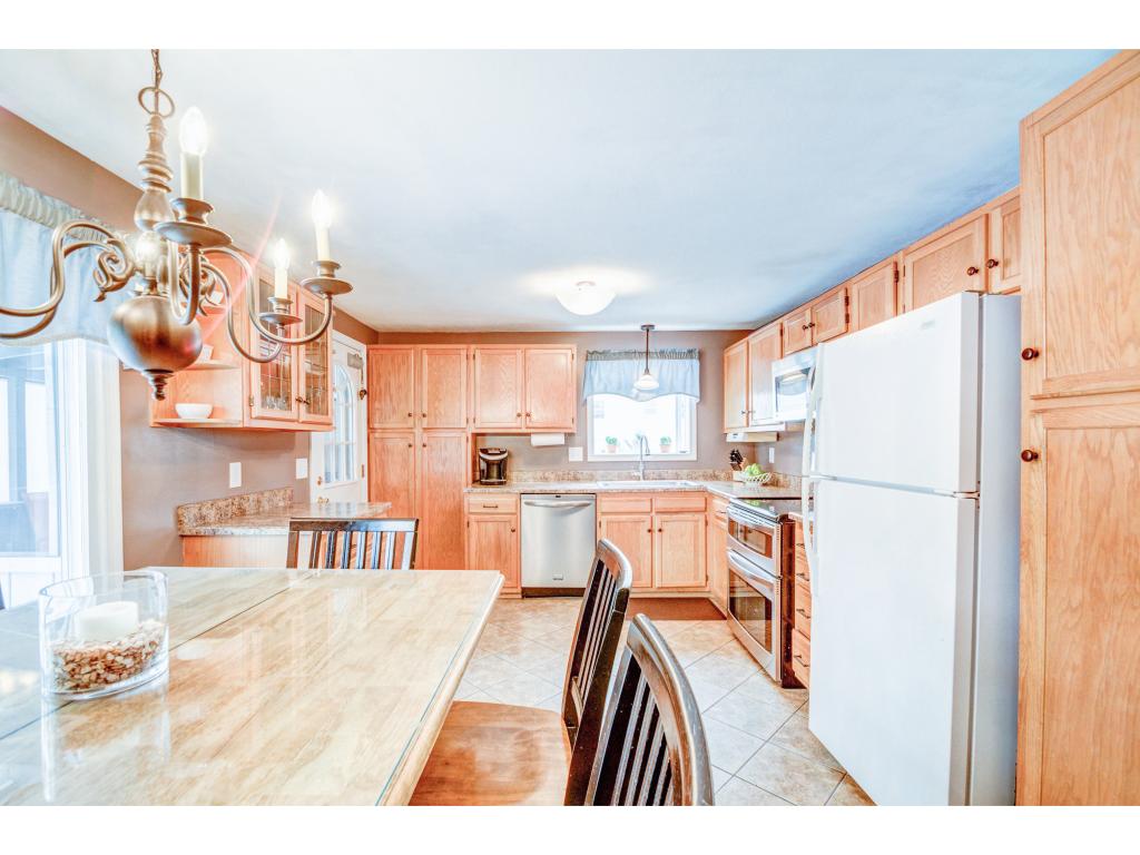 20 Newburgh Road Nashua, NH 03062 - Photo 2 of 18