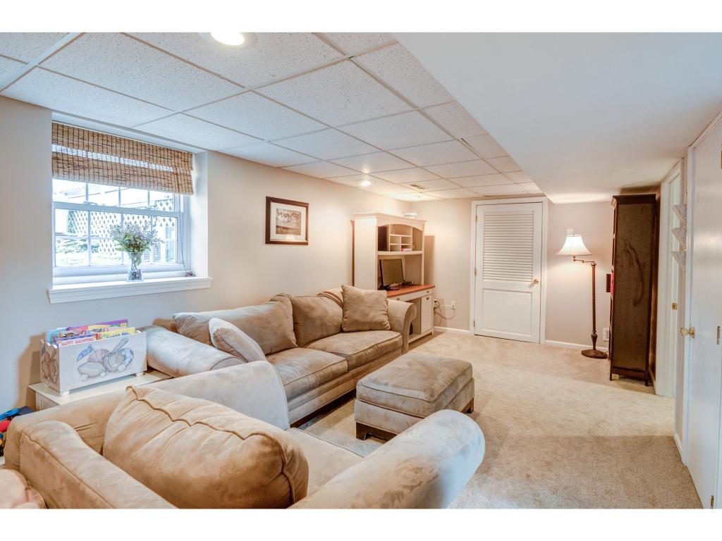 20 Newburgh Road Nashua, NH 03062 - Photo 13 of 18