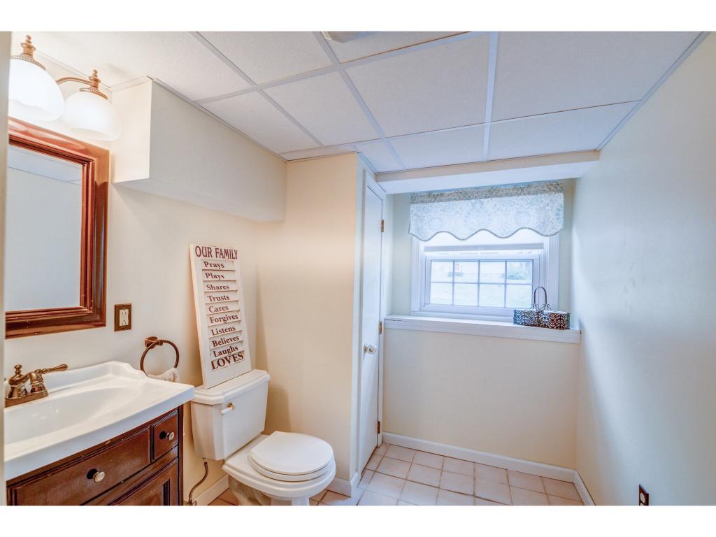 20 Newburgh Road Nashua, NH 03062 - Photo 15 of 18