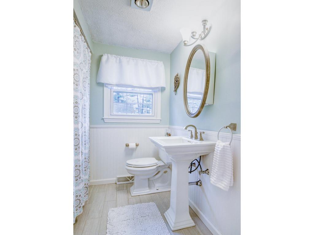 20 Newburgh Road Nashua, NH 03062 - Photo 7 of 18