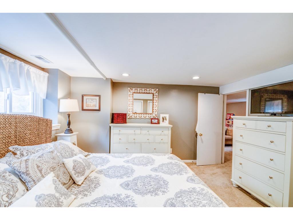 20 Newburgh Road Nashua, NH 03062 - Photo 9 of 18