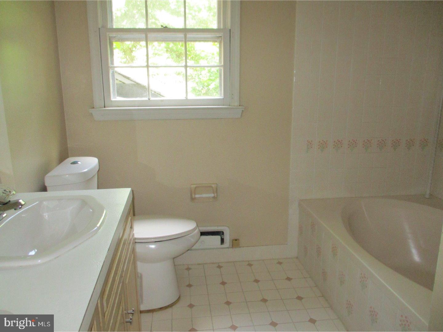 5 Oak Ridge Drive Haddonfield, NJ 08033 - Photo 11 of 15 Gallery Image 11