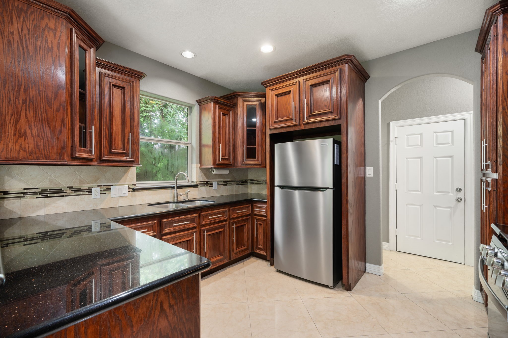 600 Riverbend Street Baytown, TX 77521 - Photo 12 of 26