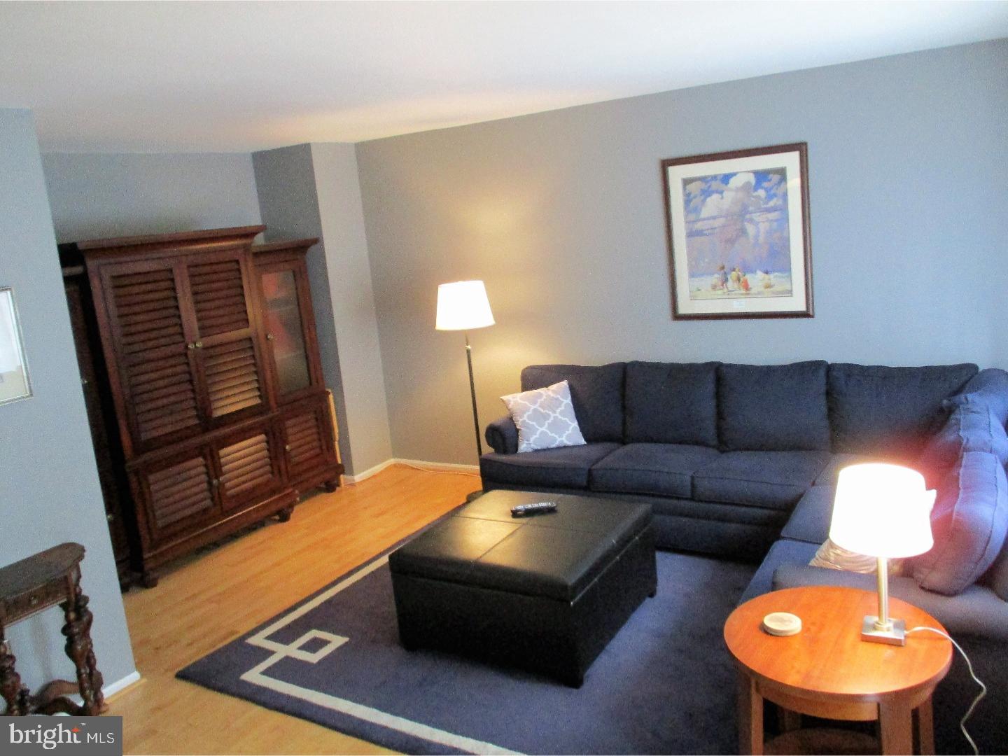 211 Aucott Road Brookhaven, PA 19015 - Photo 6 of 14 Living Room