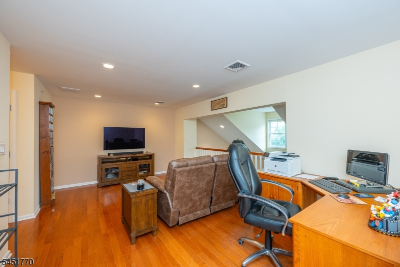 814 River Place Butler, NJ 07405 - Photo 12 of 31 Gallery Image 12