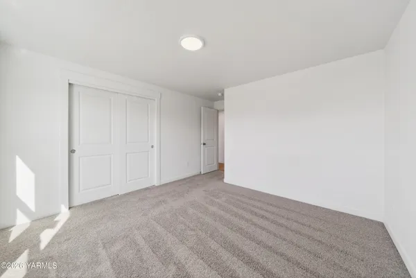 $339,990 | 135 Bitters Loop, Grandview, WA 98930