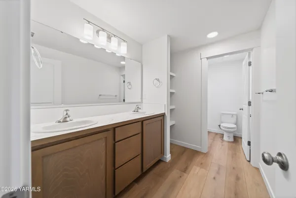 $339,990 | 135 Bitters Loop, Grandview, WA 98930