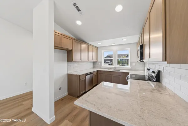 $339,990 | 135 Bitters Loop, Grandview, WA 98930