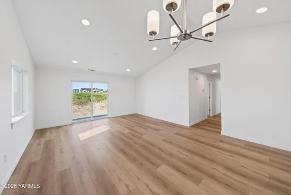 $339,990 | 135 Bitters Loop, Grandview, WA 98930