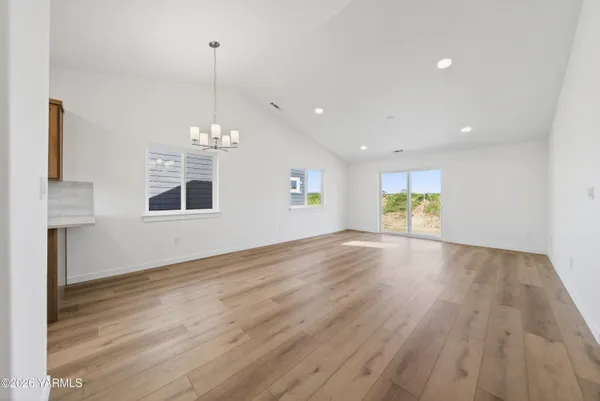 $339,990 | 135 Bitters Loop, Grandview, WA 98930