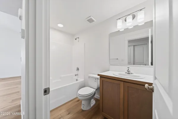 $339,990 | 135 Bitters Loop, Grandview, WA 98930