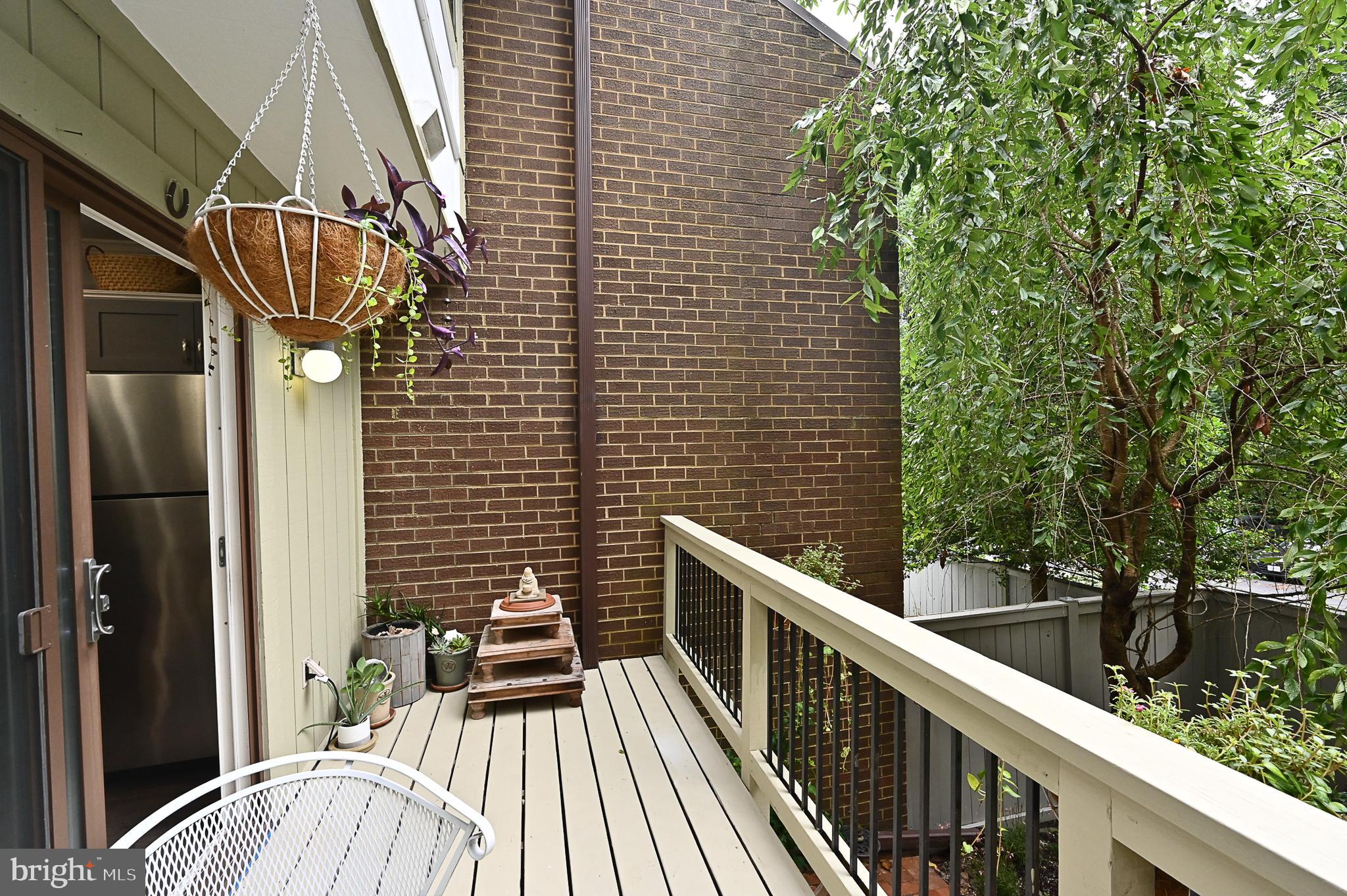 12013 Insha Court Reston, VA 20191 - Photo 13 of 35 Deck at front of house