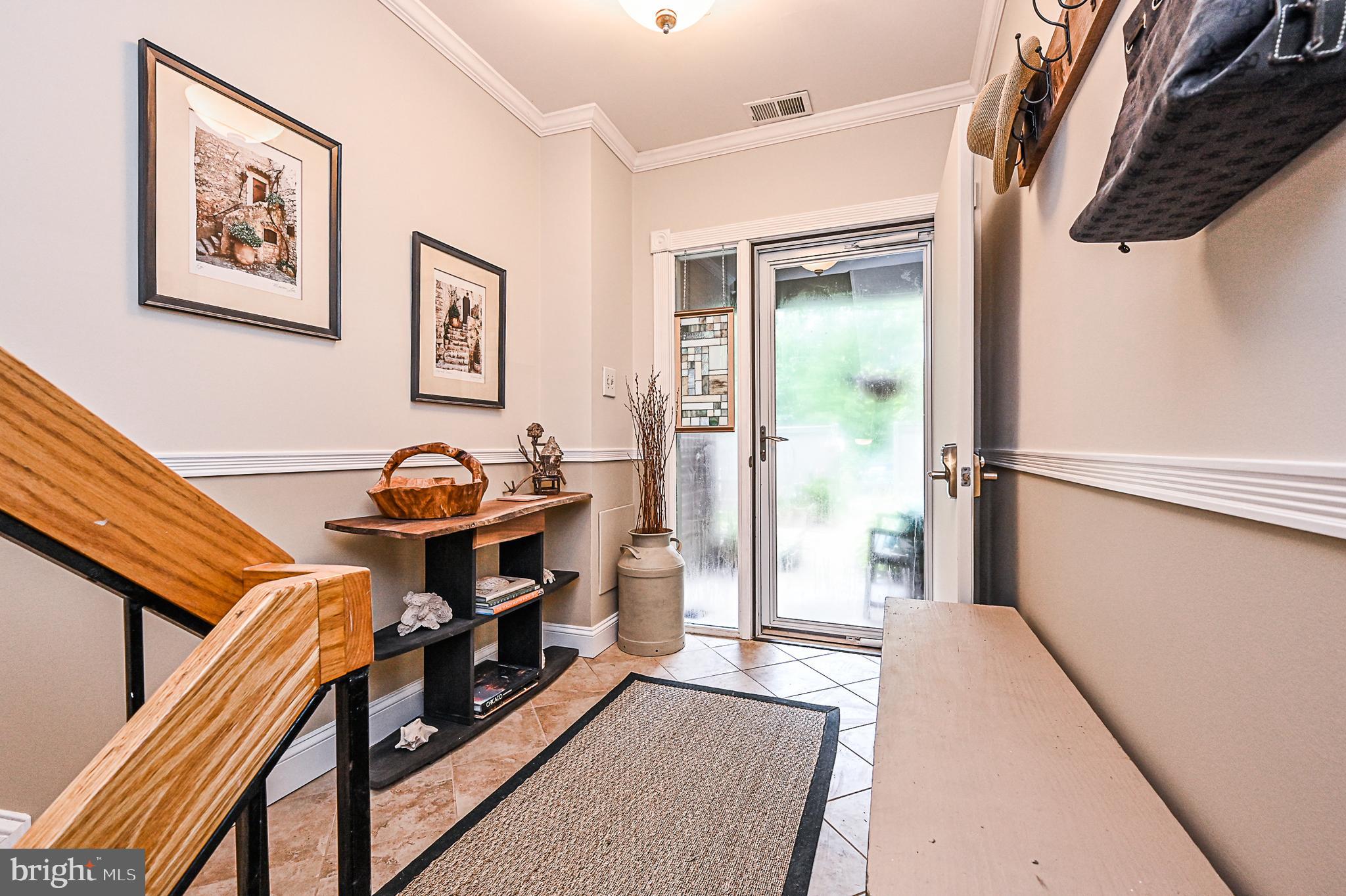 12013 Insha Court Reston, VA 20191 - Photo 6 of 35 Foyer
