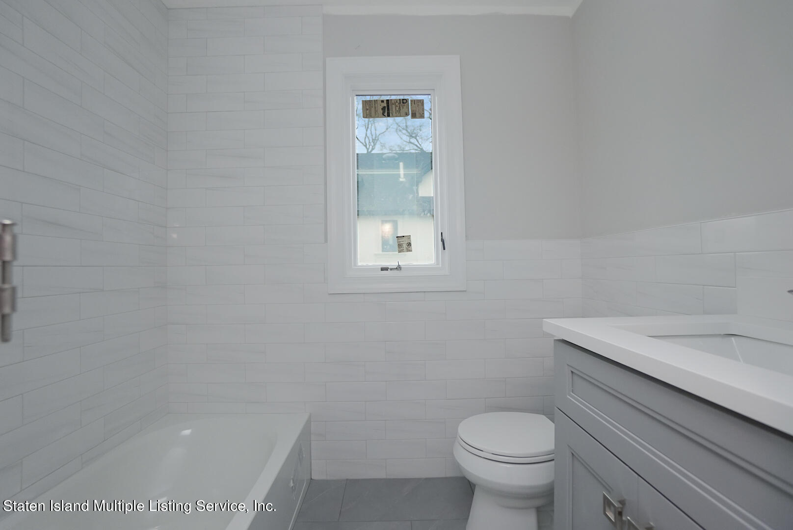 39 Ridgecrest Avenue Staten Island, NY 10312 - Photo 14 of 40 Photo May 10 2022, 5 05 50 PM