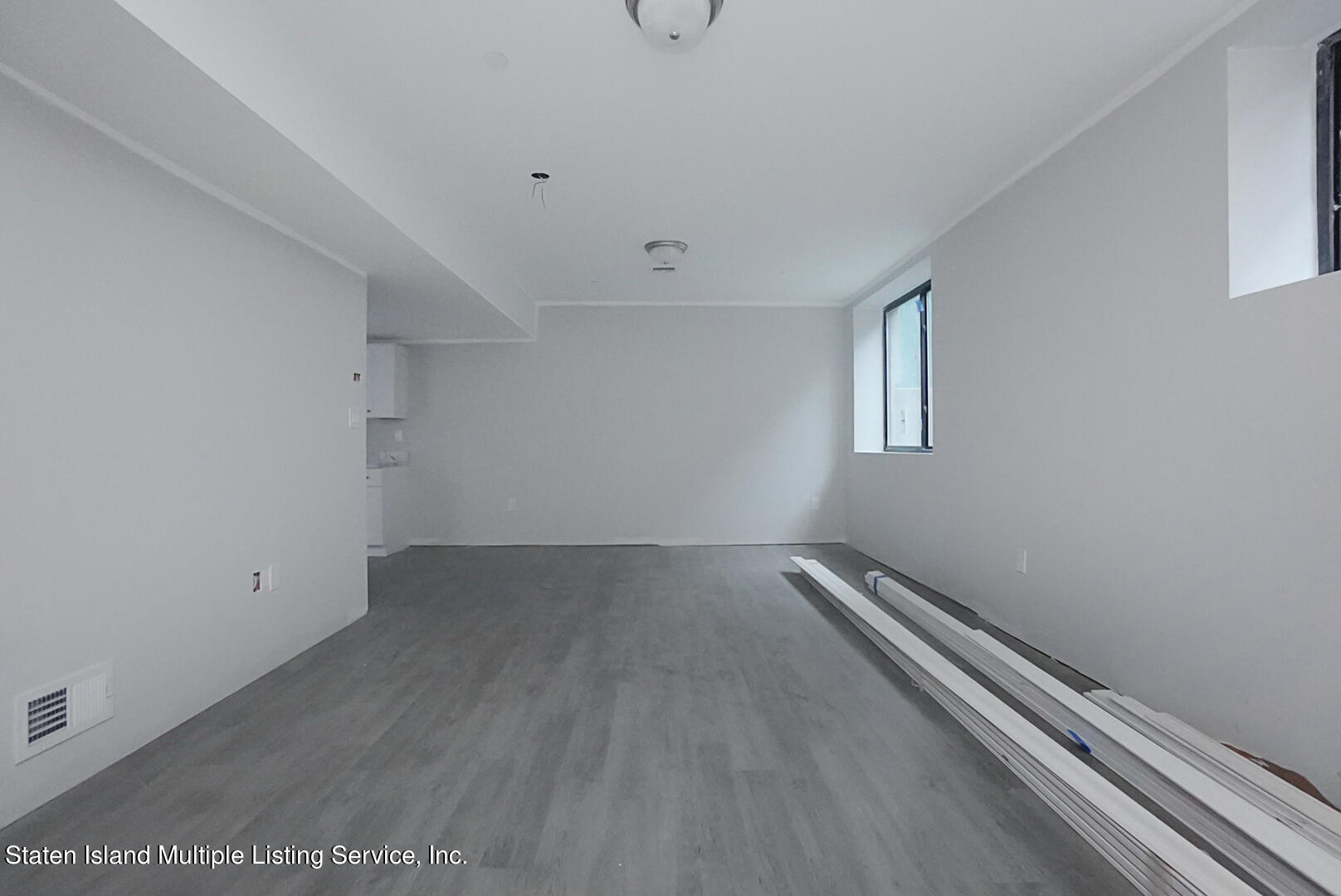 39 Ridgecrest Avenue Staten Island, NY 10312 - Photo 3 of 40 Photo May 10 2022, 5 12 11 PM