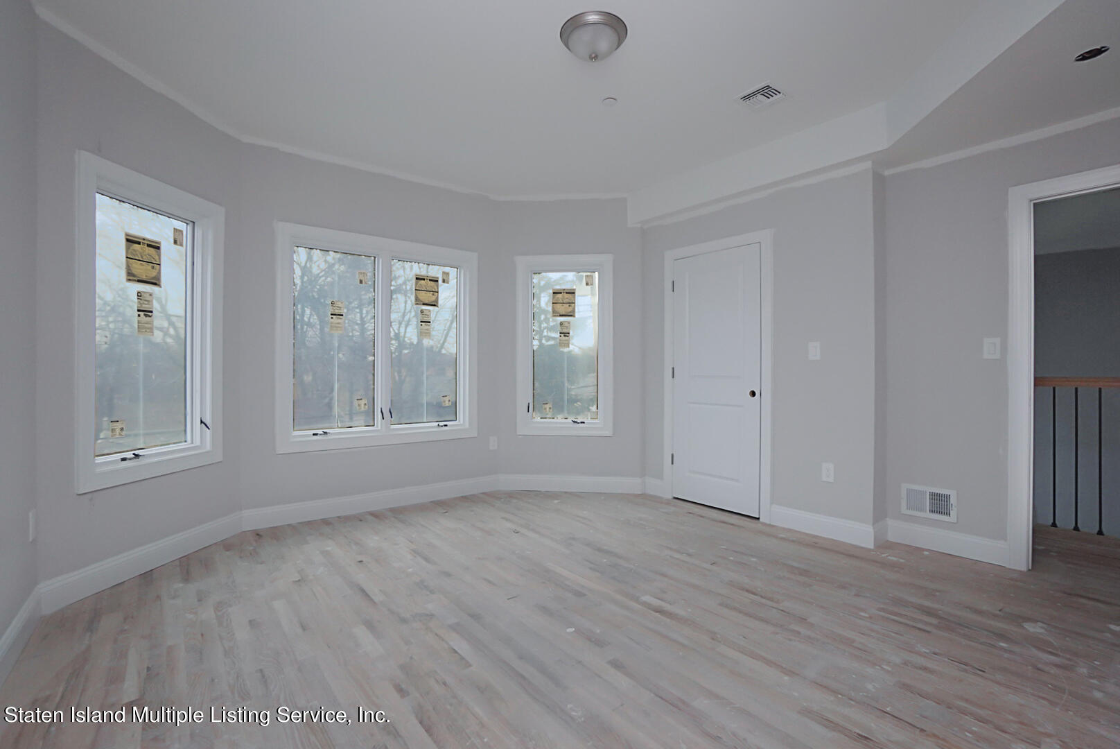 39 Ridgecrest Avenue Staten Island, NY 10312 - Photo 10 of 40 Photo May 10 2022, 5 05 00 PM